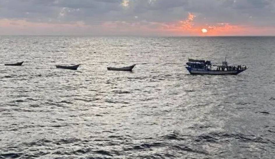 EU Forces Deploy Warship to Somalia Coast After Pirate Attack Attempts