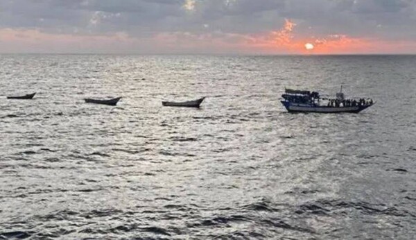 EU Forces Deploy Warship to Somalia Coast After Pirate Attack Attempts